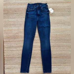 NWT Mother Jeans High Waisted Looker Mint Condition 23